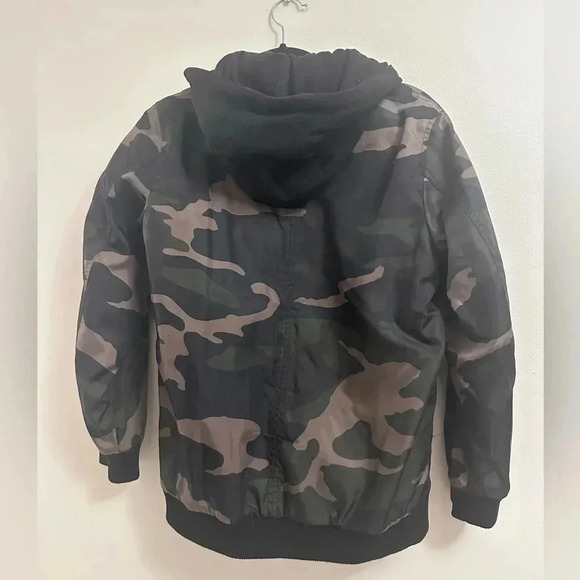 2 for 15 GUESS JACKET - Picture 2 of 9